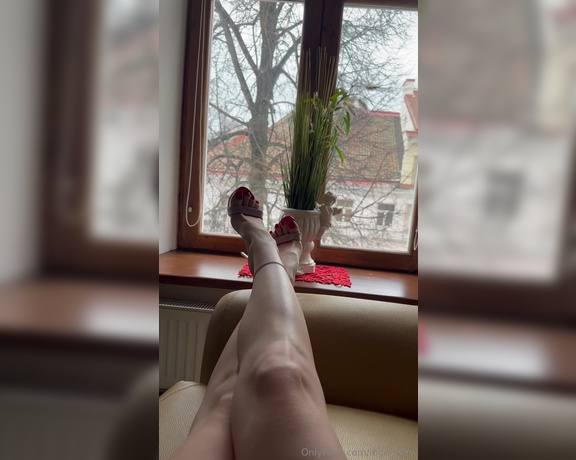 Inga_llery aka inga_llery Foot Fetish - 06-02-2024 OnlyFans Video - Look what i have