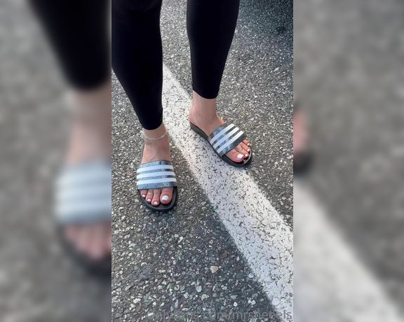 Lilmisdry aka lilmisdry Foot Fetish - 08-14-2023 OnlyFans Video - My new Adidas slides 4K  813