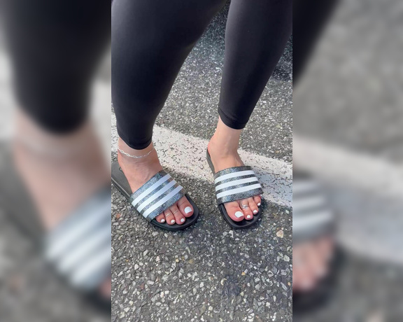 Lilmisdry aka lilmisdry Foot Fetish - 08-14-2023 OnlyFans Video - My new Adidas slides 4K  813