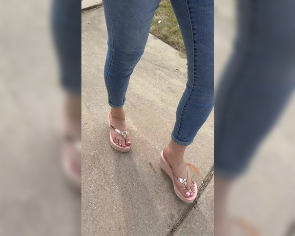 Lilmisdry aka lilmisdry Foot Fetish - 09-10-2023 OnlyFans Video - New video with my new wedges amp new pedicure