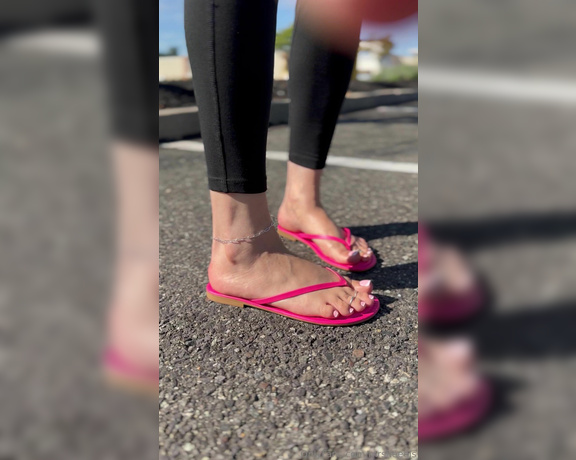 Lilmisdry aka lilmisdry Foot Fetish - 09-17-2023 OnlyFans Video - My new hot pink sandals  Video