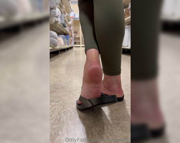 Lilmisdry aka lilmisdry Foot Fetish - 08-26-2023 OnlyFans Video - My soles in Petsmart