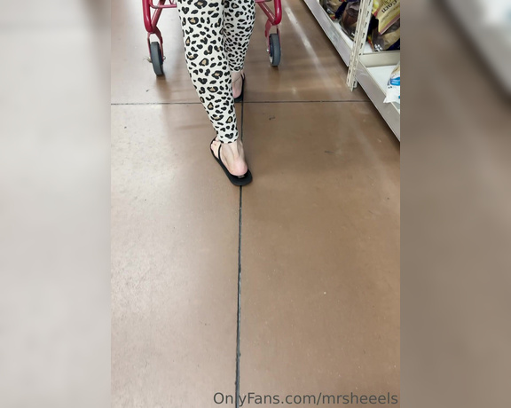 Lilmisdry aka lilmisdry Foot Fetish - 08-28-2023 OnlyFans Video - My black flojos