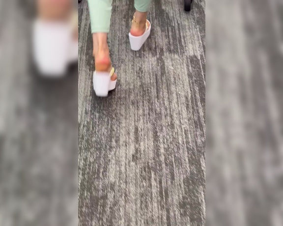 Lilmisdry aka lilmisdry Foot Fetish - 09-08-2023 OnlyFans Video - Walking in my white wedges part 1