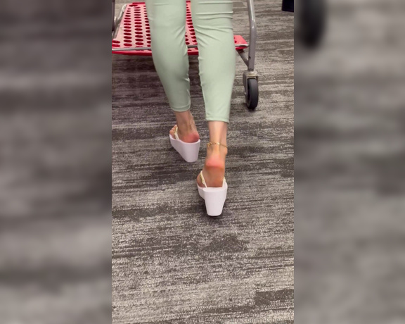 Lilmisdry aka lilmisdry Foot Fetish - 09-08-2023 OnlyFans Video - Walking in my white wedges part 1