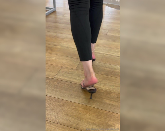 Lilmisdry aka lilmisdry Foot Fetish - 09-17-2023 OnlyFans Video - New video  walking in heels at ULTA 4K High Definition