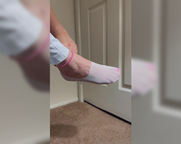 Lilmisdry aka lilmisdry Foot Fetish - 03-01-2024 OnlyFans Video - Sock removal