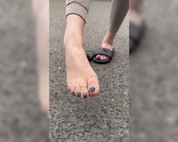 Lilmisdry aka lilmisdry Foot Fetish - 11-30-2023 OnlyFans Video - Heres a little video