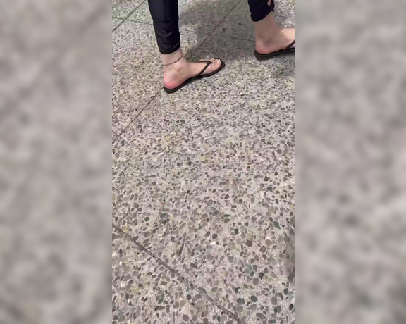 Lilmisdry aka lilmisdry Foot Fetish - 07-17-2024 OnlyFans Video - Heres a video of myself walking around in my wedges and my new flip flops