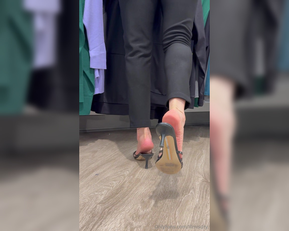 Lilmisdry aka lilmisdry Foot Fetish - 09-22-2024 OnlyFans Video - Heres my new video I decided to post it early today, have a great Sunday