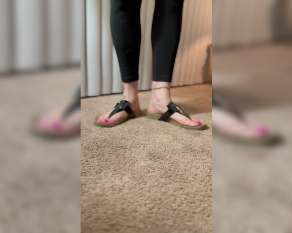 Lilmisdry aka lilmisdry Foot Fetish - 03-08-2024 OnlyFans Video - Farewell to my Gianni Bini  I had these for 15 years  So much foot