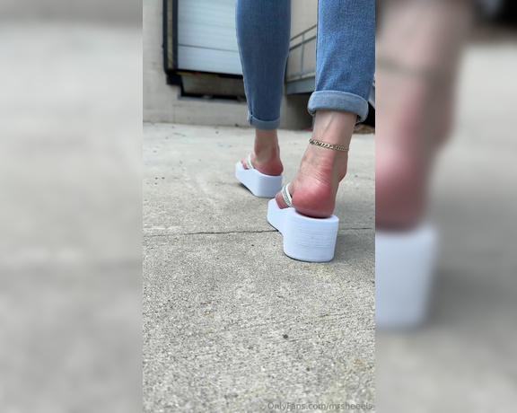 Lilmisdry aka lilmisdry Foot Fetish - 05-27-2024 OnlyFans Video - New video with my white wedges