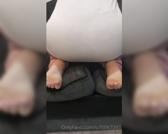 Queen1991 aka queen9999111 Foot Fetish - 03-01-2021 OnlyFans Video - UPCLOSE AND PERSONAL