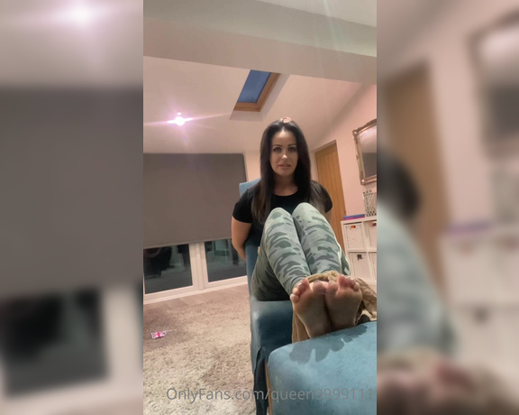 Queen1991 aka queen9999111 Foot Fetish - 05-30-2022 OnlyFans Video - I never thought the maintenance guy would tickle me too