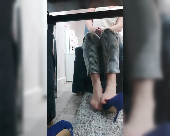 Queen1991 aka queen9999111 Foot Fetish - 03-30-2021 OnlyFans Video - Who likes blue heels