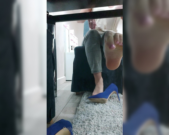 Queen1991 aka queen9999111 Foot Fetish - 03-30-2021 OnlyFans Video - Who likes blue heels