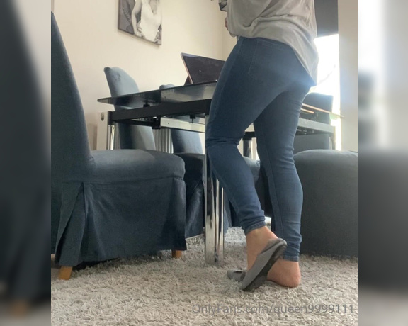 Queen1991 aka queen9999111 Foot Fetish - 02-28-2022 OnlyFans Video - Sneaky peak of teachers souls