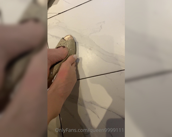 Queen1991 aka queen9999111 Foot Fetish - 03-22-2022 OnlyFans Video - Only a sneak preview of this custom