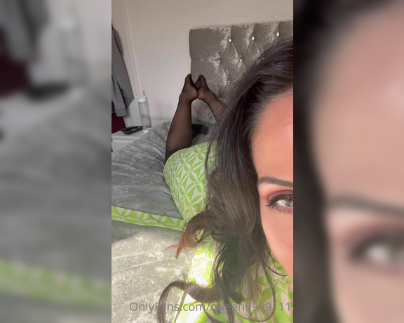 Queen1991 aka queen9999111 Foot Fetish - 08-06-2022 OnlyFans Video - Who loves that action