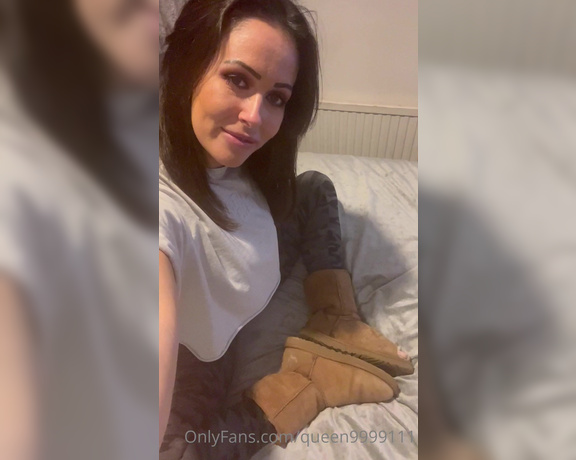 Queen1991 aka queen9999111 Foot Fetish - 09-24-2022 OnlyFans Video - Ugg love