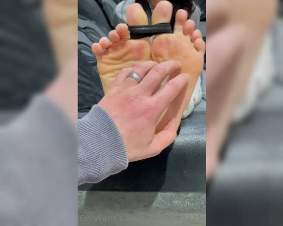 Queen1991 aka queen9999111 Foot Fetish - 01-01-2023 OnlyFans Video - Tickle tickle