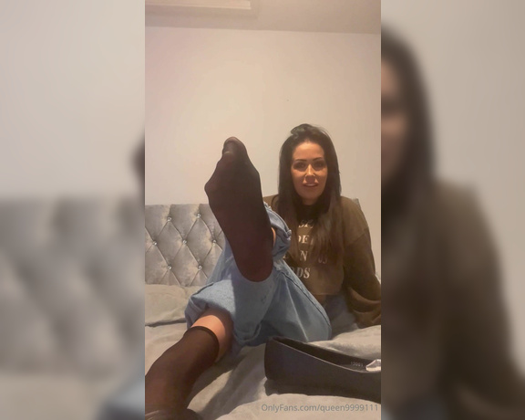 Queen1991 aka queen9999111 Foot Fetish - 10-06-2023 OnlyFans Video - Nylon and sweaty flats