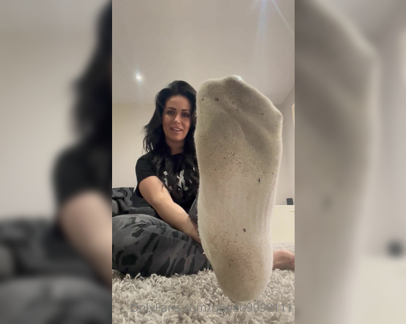 Queen1991 aka queen9999111 Foot Fetish - 03-04-2023 OnlyFans Video - Smelly socks