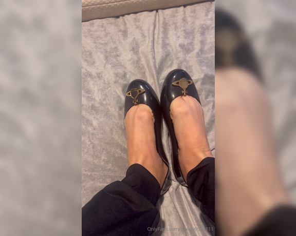 Queen1991 aka queen9999111 Foot Fetish - 11-10-2023 OnlyFans Video - Happy Friday