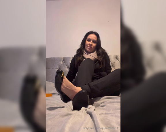 Queen1991 aka queen9999111 Foot Fetish - 11-10-2023 OnlyFans Video - Happy Friday