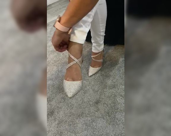 Queen1991 aka queen9999111 Foot Fetish - 07-17-2020 OnlyFans Video - Happy Friday Dont you love these shoes