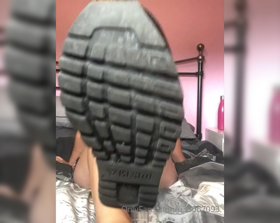 Queen1991 aka queen9999111 Foot Fetish - 07-06-2020 OnlyFans Video - Wait for the sole reveal Dm for full video