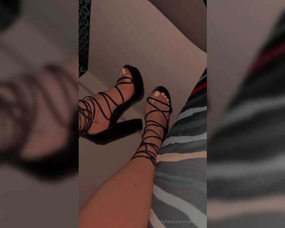 VeneFeet aka venefeet Foot Fetish - 01-15-2024 OnlyFans Video - Mis piecitos en tacones  también te gustan