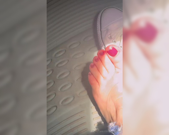 VeneFeet aka venefeet Foot Fetish - 05-23-2024 OnlyFans Video - Huele increible  fotitos de mi pedi en venefeet2