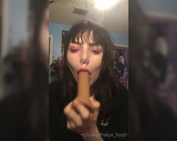 Alyx Wulf aka sillywulf Foot Fetish - 03-13-2022 OnlyFans Video - hey everyone i recently had surgery so ive been trying to recover for a few days