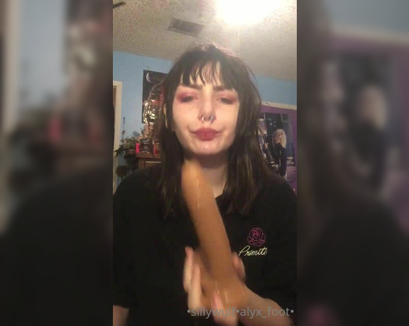 Alyx Wulf aka sillywulf Foot Fetish - 03-13-2022 OnlyFans Video - hey everyone i recently had surgery so ive been trying to recover for a few days