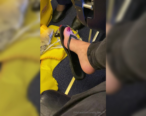 Goddess Vanessa aka pretty_feet_39 Foot Fetish - 12-22-2023 OnlyFans Video - On the plane