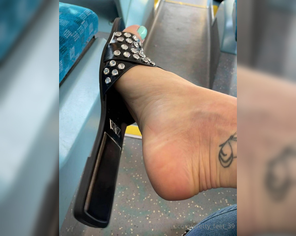 Goddess Vanessa aka pretty_feet_39 Foot Fetish - 05-10-2024 OnlyFans Video - Leaked pretty_feet_39 9840