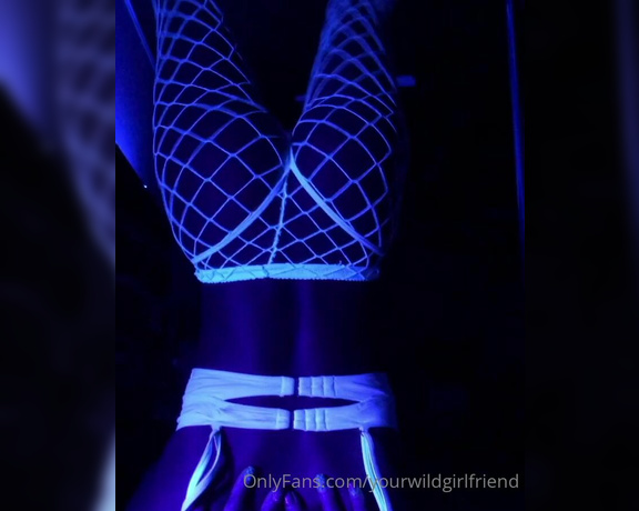 GoddessWilde aka iamgoddesswilde Femdom - 03-03-2021 OnlyFans Video - Twerking in the dark with my one of my friends