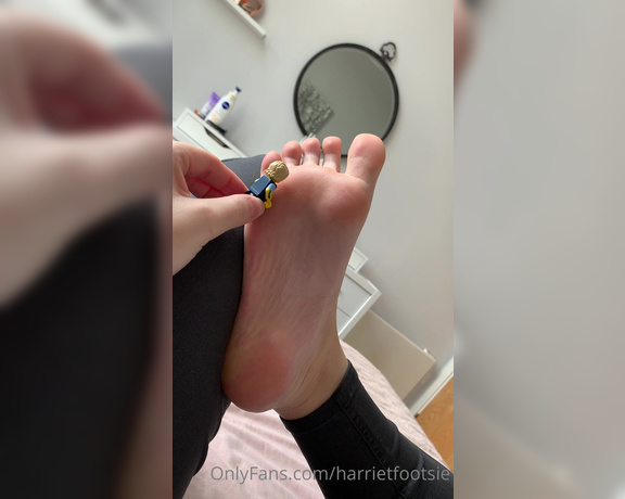 Harriet King aka harrietfootsie Foot Fetish - 02-21-2021 OnlyFans Video - A little weekend worship