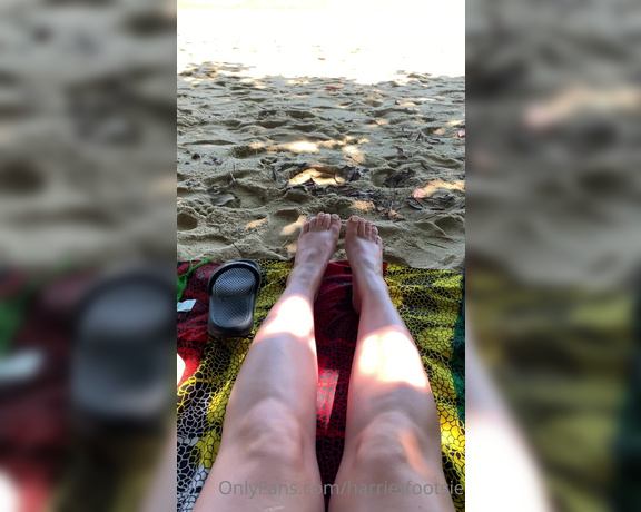 Harriet King aka harrietfootsie Foot Fetish - 03-02-2023 OnlyFans Video - Just checking in from this beautiful Brazilian beach Legs and feet are catching a slight tan