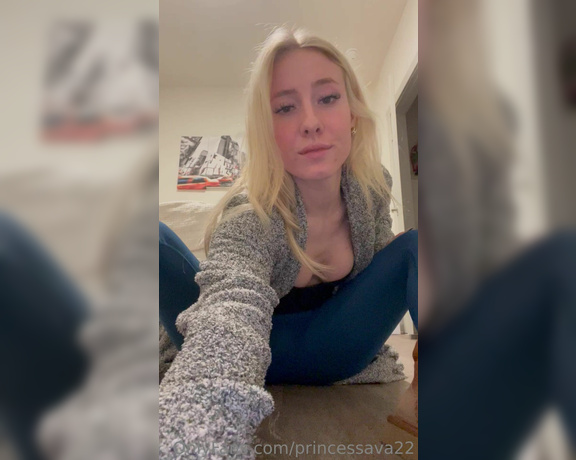 Princess Ava aka princessava22 Foot Fetish - 08-26-2023 OnlyFans Video - One of my good bitches couldnt get enough of my uggs