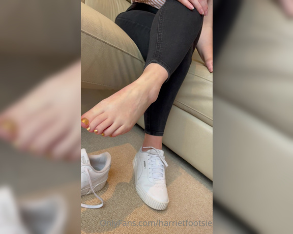 Harriet King aka harrietfootsie Foot Fetish - 01-15-2023 OnlyFans Video - Just got back from a long shopping trip