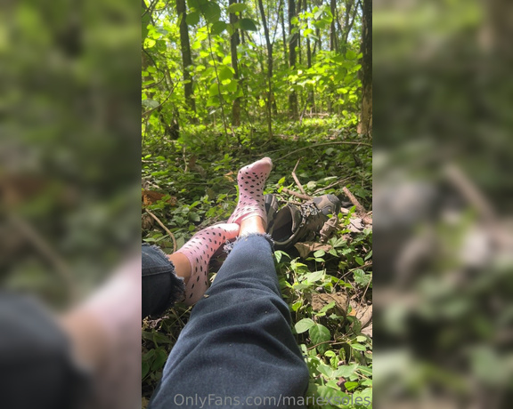 Goddess Marie aka mariexsoles Foot Fetish - 05-30-2023 OnlyFans Video - My feet anywhere look great, but, in the woods uff