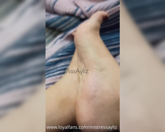 Mistress Ayliz HUMILIATION FEETWORSHIP (LoyalFans)