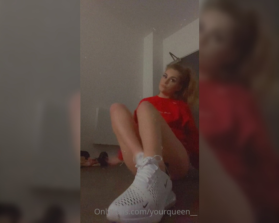 Daddy Serena aka all4serenab Femdom - 04-20-2021 OnlyFans Video - My feet get so warm and moist inside My new trainers