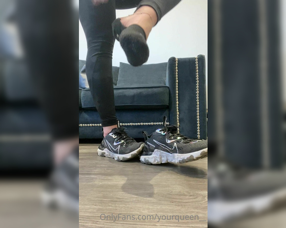 Daddy Serena aka all4serenab Femdom - 05-19-2021 OnlyFans Video - Post gym wet, fragrant, Goddess feet