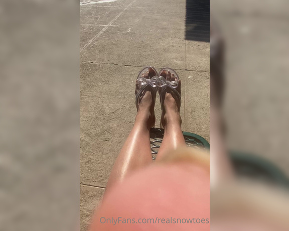 Realsnowtoes aka realsnowtoes Foot Fetish - 06-30-2022 OnlyFans Video - Slow mo