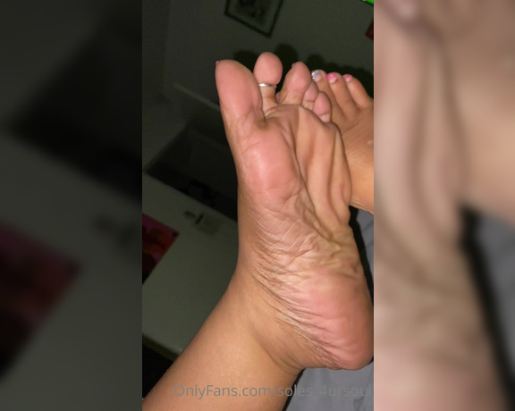 Goddess Сee aka soles_4ursoul Foot Fetish - 01-10-2021 OnlyFans Video - SOUND ON