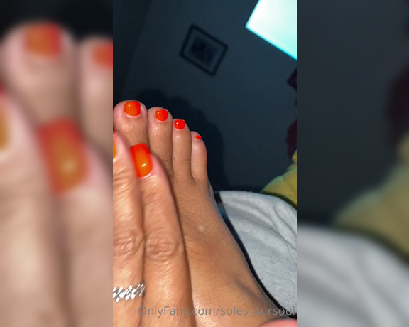 Goddess Сee aka soles_4ursoul Foot Fetish - 02-10-2021 OnlyFans Video - Just playing