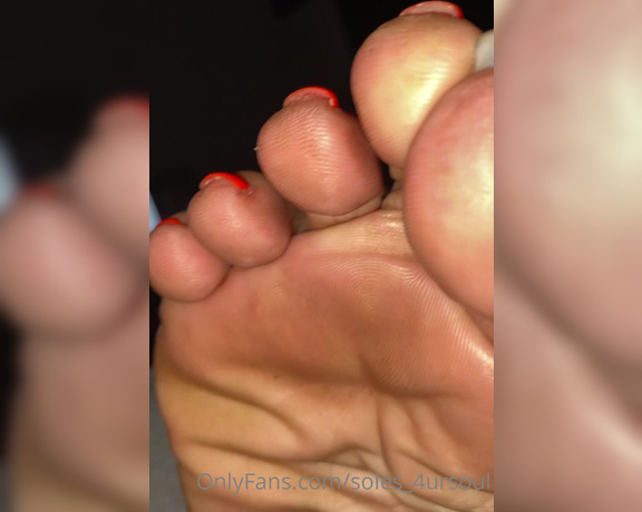 Goddess Сee aka soles_4ursoul Foot Fetish - 02-10-2021 OnlyFans Video - Just playing